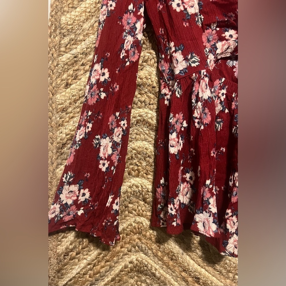 American Eagle Women's Red Floral Long Sleeve Front Tie & Cut Out Blouse,Size S - Picture 3 of 11